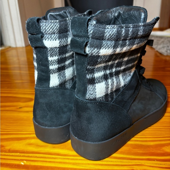 Men’s size 11 - j slides boots - Picture 5 of 7